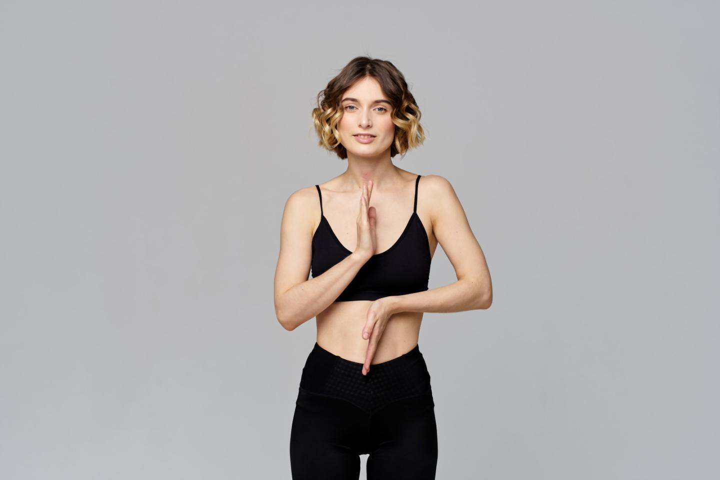 Yoga Praxis Raum mit natürlichem Licht